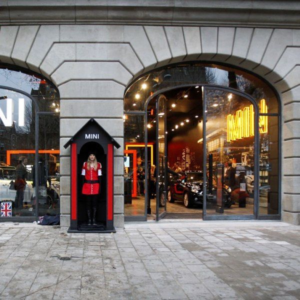 15-12-2011 | MINI brand store Amsterdam open!